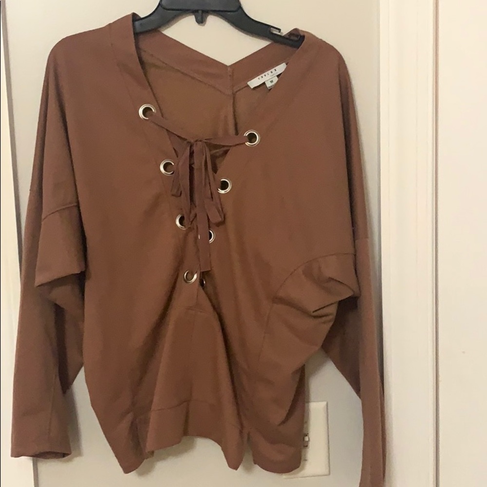 Long sleeve lace up